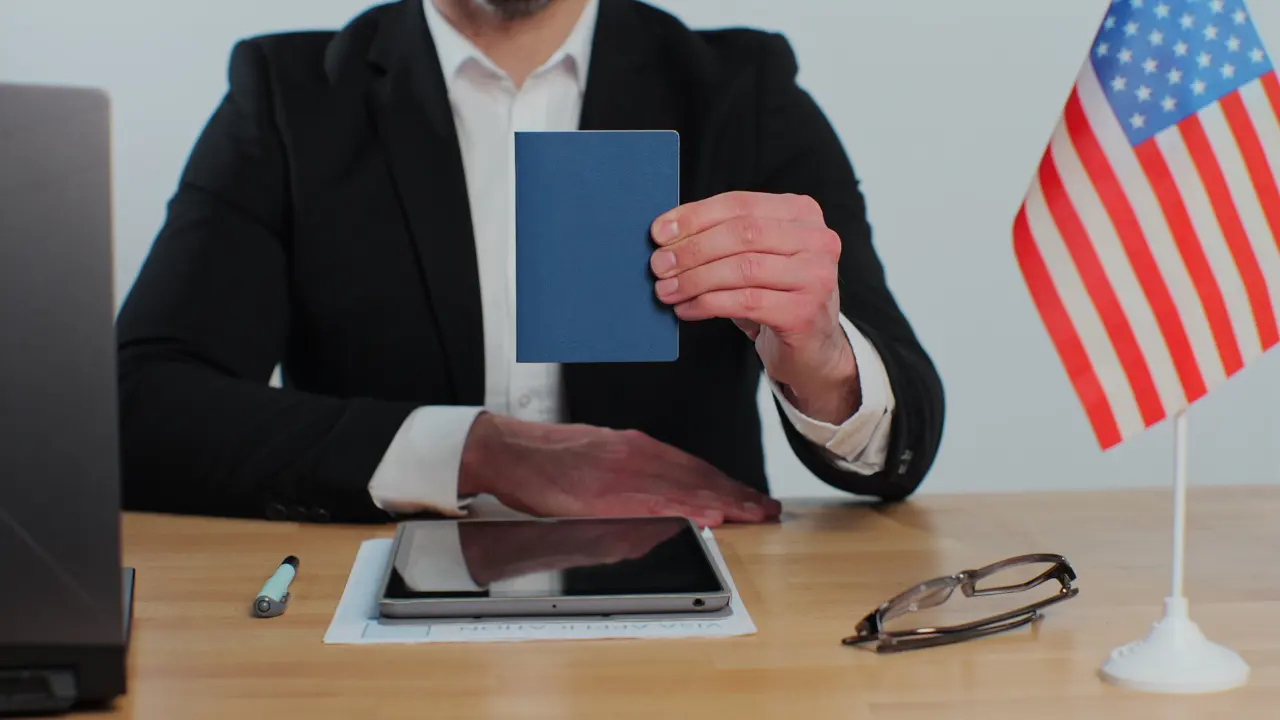 políticas migratorias en visas de inversión y talento